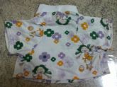 Blusa curta.